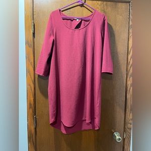 Quarter sleeve, longer in the back, perfect fall dress!